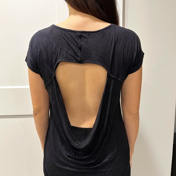 Mudd‎ Black Top with Back Cut Out and High-Low Hem Size M - Picture 1 of 4